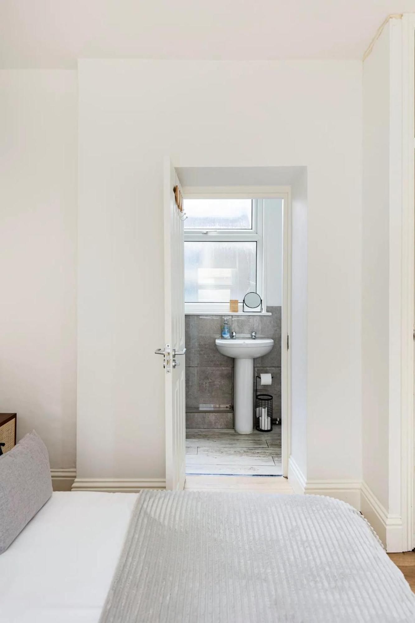 Stylish One Bedroom Apartment In Greater London Eksteriør billede